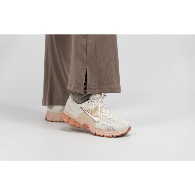 Nike Wmns Zoom Vomero 5 Phantom/Particle Beige/Terra Blush/Summit White FJ2028-002 2